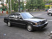 Facelift model Crown Sedan 2.0i Royal Saloon (GS131, Indonesia).