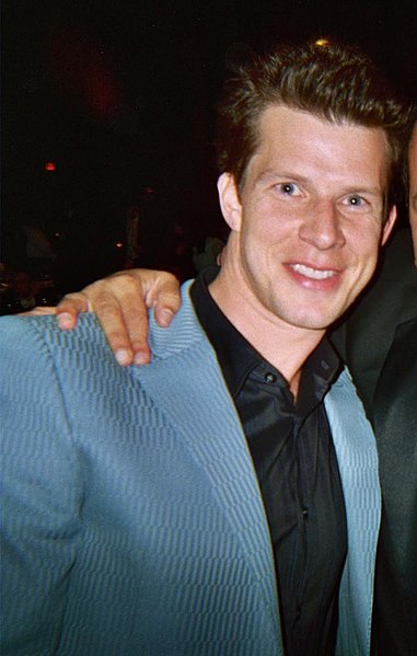 Файл:Eric Mabius.jpg