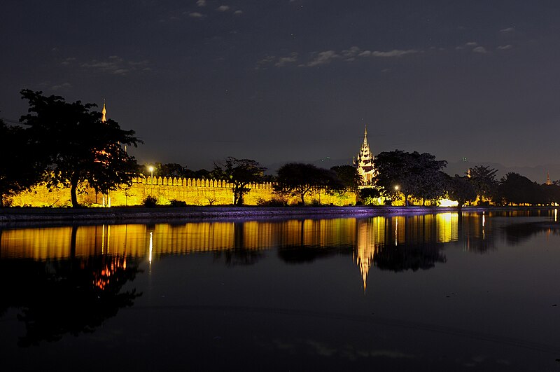 File:Mandalay, Palacio 02.jpg