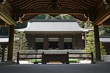 Naihaiden (内拝殿: Inner Haiden)