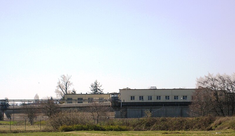 File:Oregon State Pen.JPG