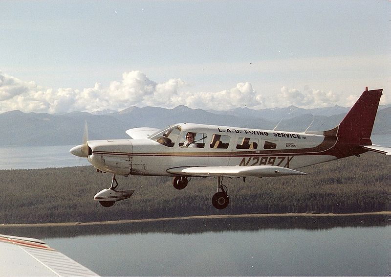 File:Piper PA-32 Cherokee Six.jpg