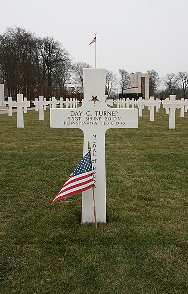 File:Day Turner Grave.jpg