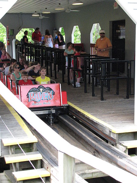 File:Holiday World 101.jpg