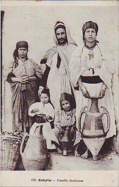 Archivo:Kabylie Christian family.jpg