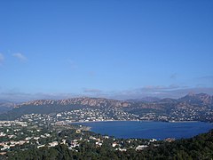 The bay and the Rastel d'Agay, along with the massif de l'Esterel in the background.