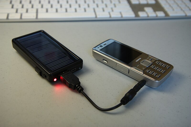 File:Solar charger 4.jpg