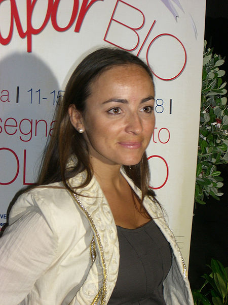 File:Camilla Raznovich.jpg