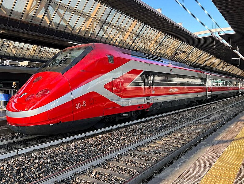 File:ETR.500 Frecciarossa nuova livrea.jpg