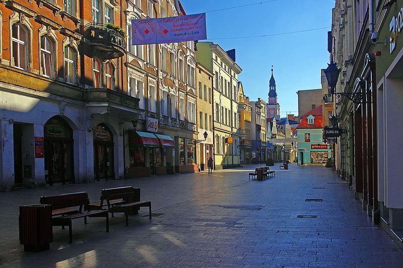 File:Leszno,ulica Słowiańska.jpg