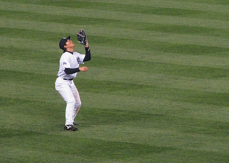 File:Matsui catching fly ball.jpg