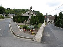 Noyant-et-Aconin monument-aux-morts 1.jpg