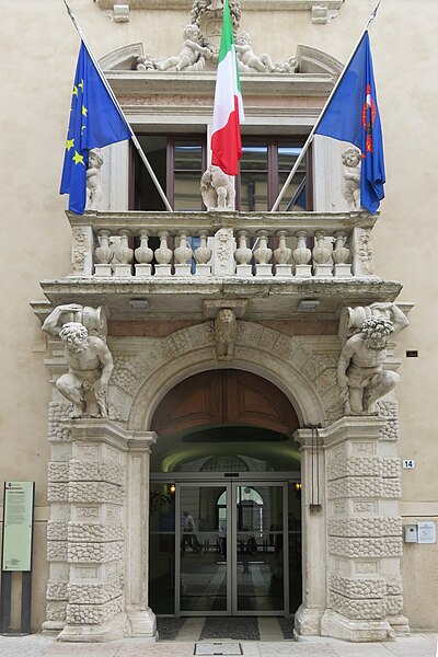 Файл:Palazzo Sardagna 2016 2.jpg