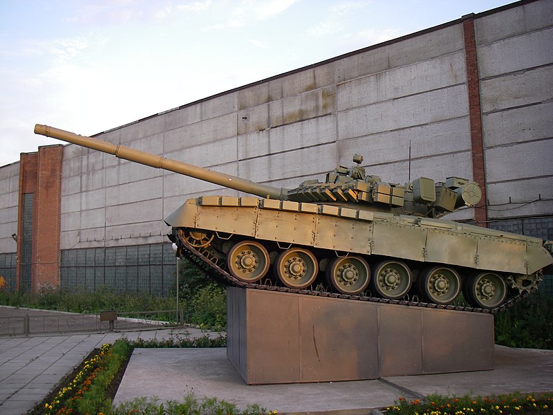 File:T-80 in SPb.jpg