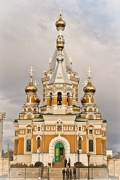 File:Золотая церковь Уральск.jpg