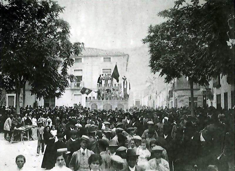 Archivo:1920. Castillo de embajadas.jpg