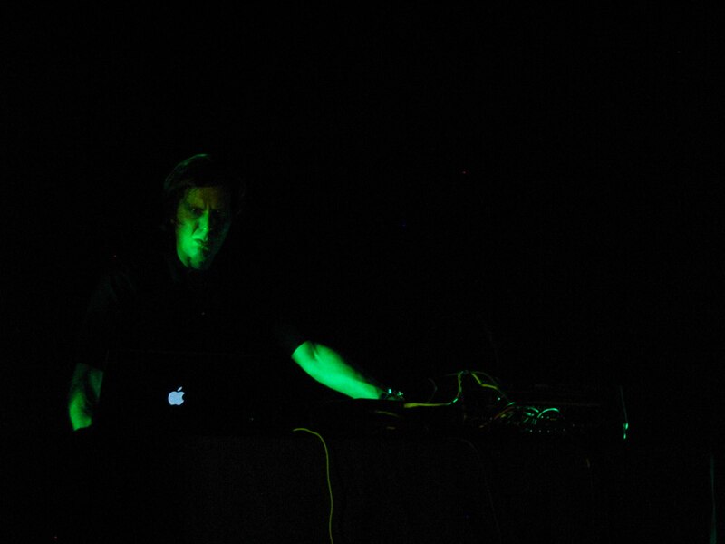 File:Fennesz.jpg