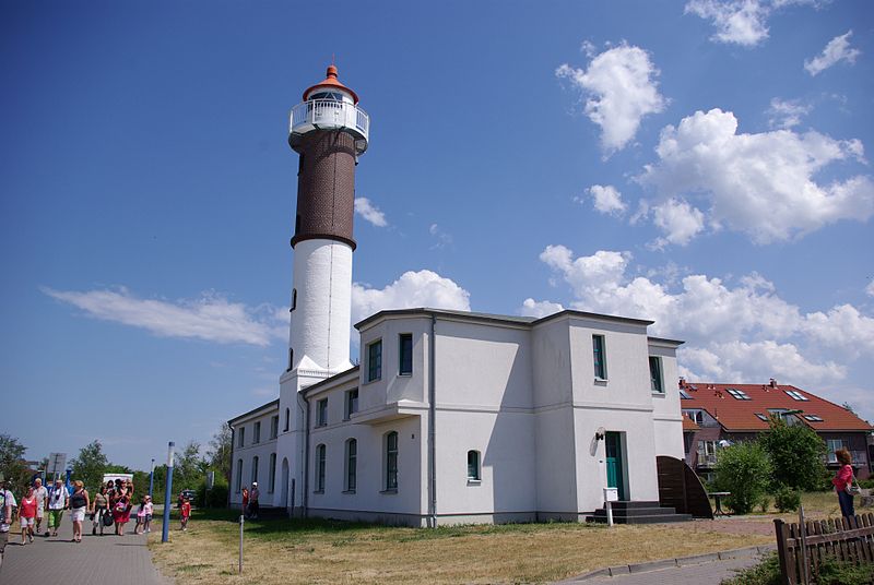 File:Lotzenstation Insel Poel.jpg