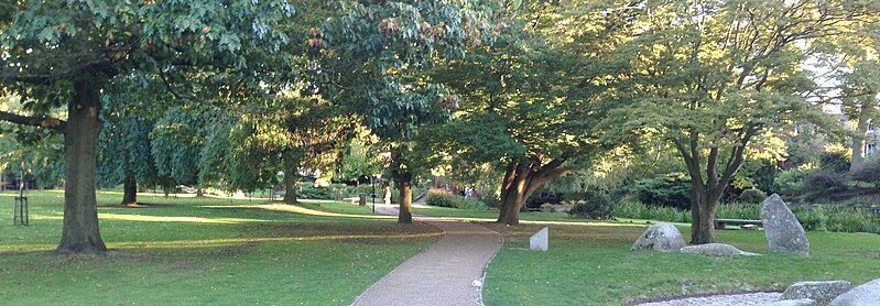 File:Trees at Hammersmith Park.jpg