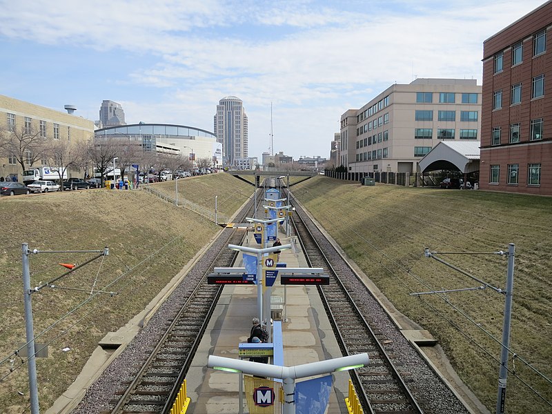 File:Union Station Metrolink (8553491870).jpg