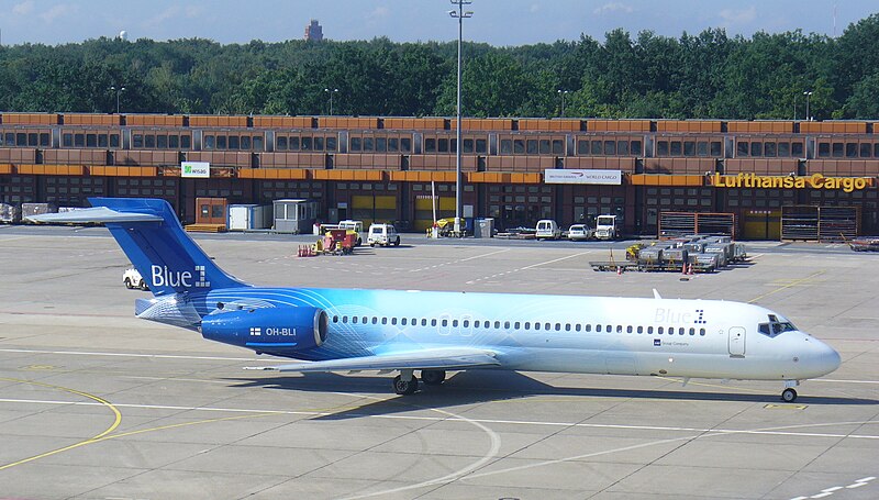 Archivo:Blue1 Boeing 717.jpg