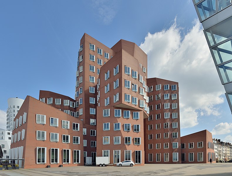 File:Düsseldorf - Gehrybauten5.jpg