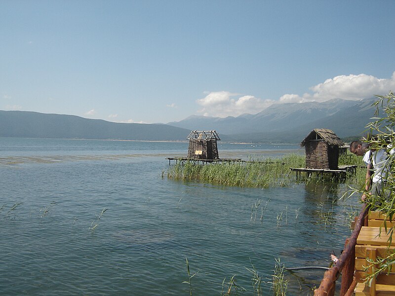 File:Fisherman's cabin (Lake Prespa).JPG