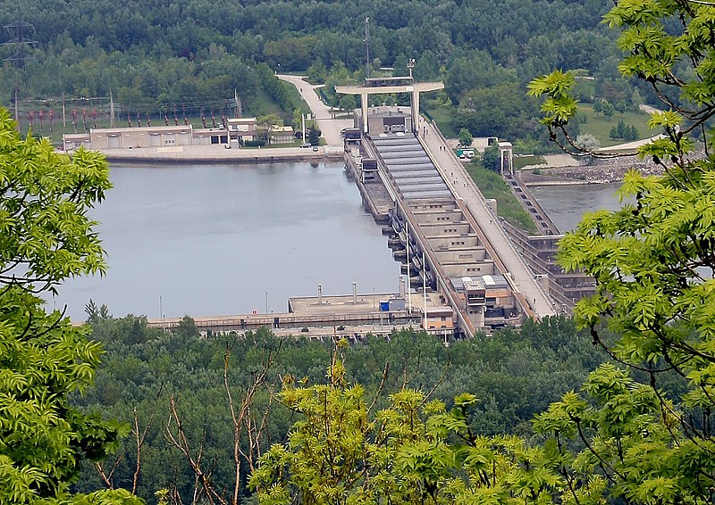 File:Greifenstein Donaukraftwerk.JPG