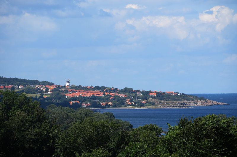 File:Gudhjem from east.jpg