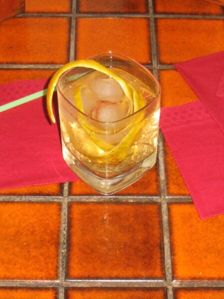 File:Horse's Neck cocktail.jpg