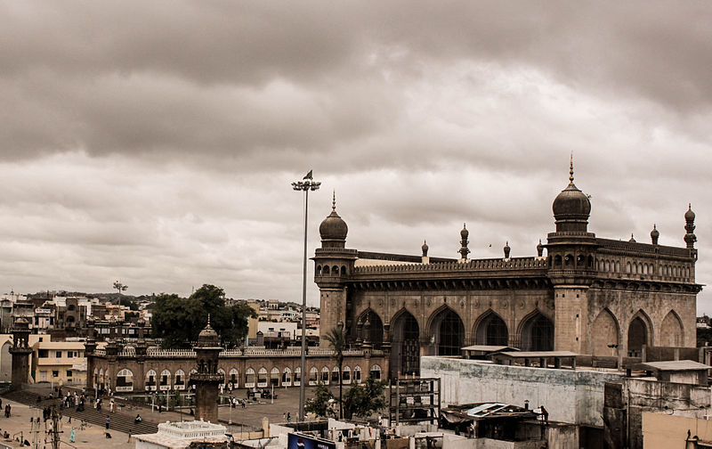 File:Macca view from Charminar.jpg