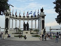 La Rotonda de Bolívar y San Martin, en Guayaquil, que rememora el encuentro