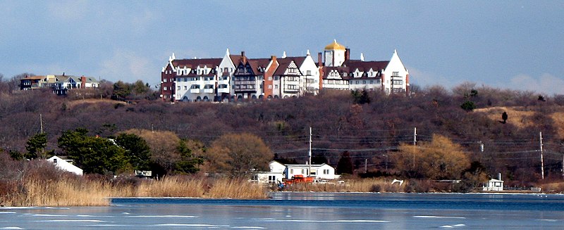 File:Montauk-manor.jpg