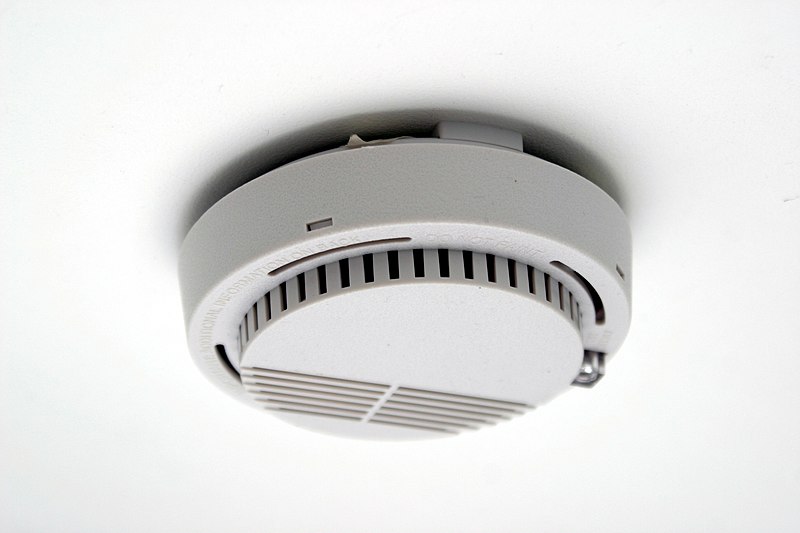 File:Smoke detector.JPG