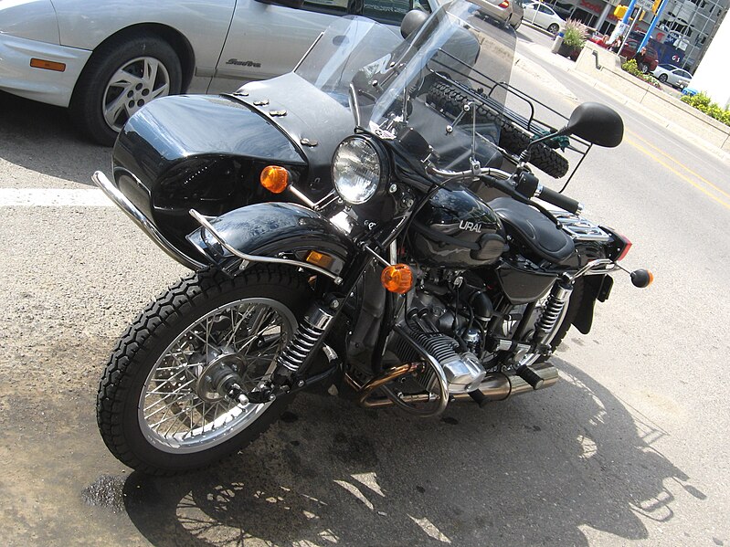 File:Ural moto & sidecar.jpg