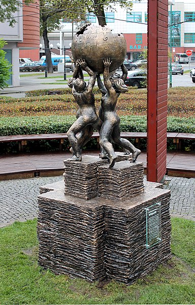 File:Wikipedia Monument 2.JPG