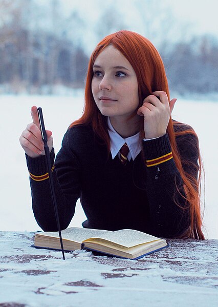 Файл:Ginny Weasley cosplay 20110109.jpg