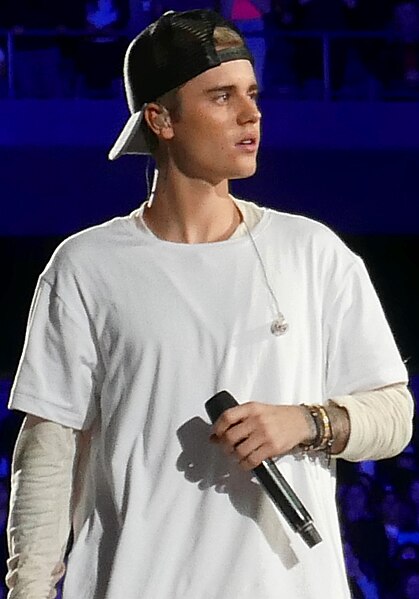 Файл:Justin Bieber in 2015.jpg