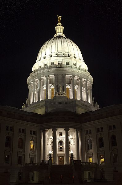 File:Madison-Capitol-Night.jpg