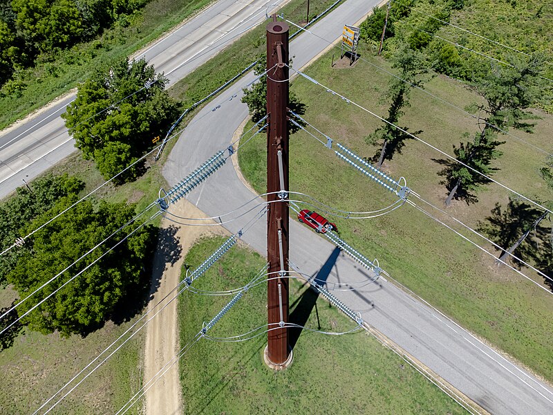 File:Tubular transmission tower 03.jpg