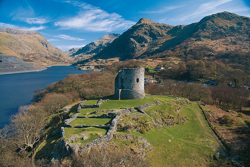 File:Dolbadarn Castle Cadw.jpg