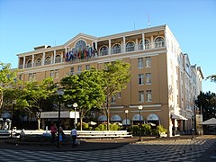 Gran Hotel Costa Rica (1930), mezcla estilos neoclásico, victoriano, neocolonial y racionalista.