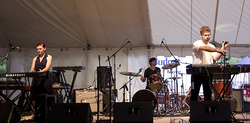 File:Kidstreet at Hillside 2011.jpg