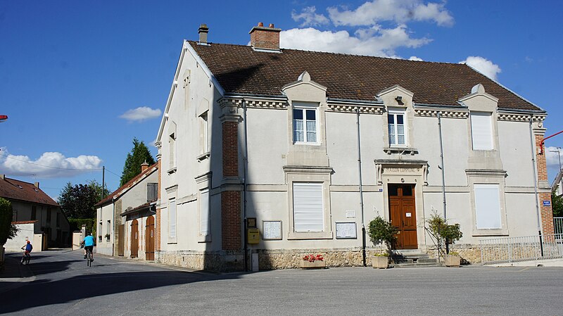 File:Maison commune pompier 06733.JPG