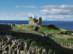 O'Brien's Castle, built in the 14th century