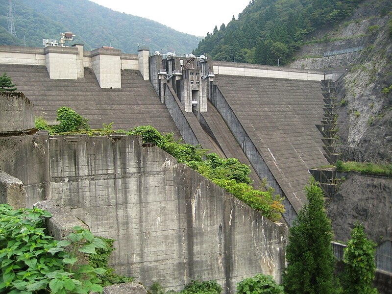 File:Oguchigawa Dam.jpg