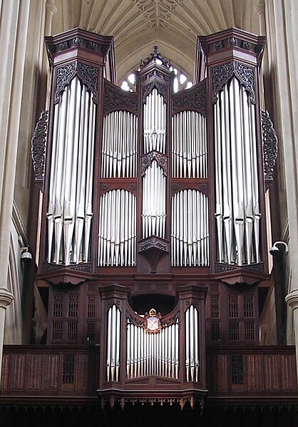 File:Organ of Bath Abbey.JPG