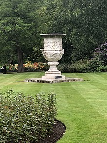 Waterloo Vase, Buckingham Palace.jpg