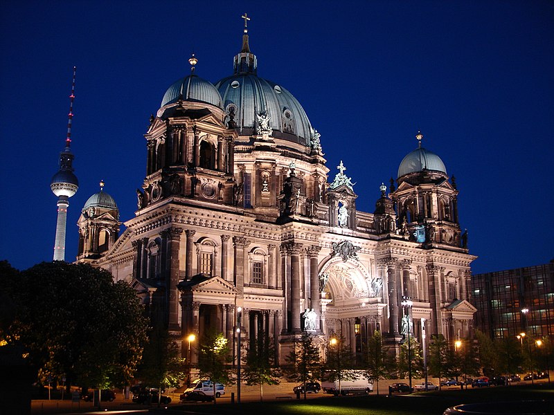 File:Dom Berlin abends.JPG