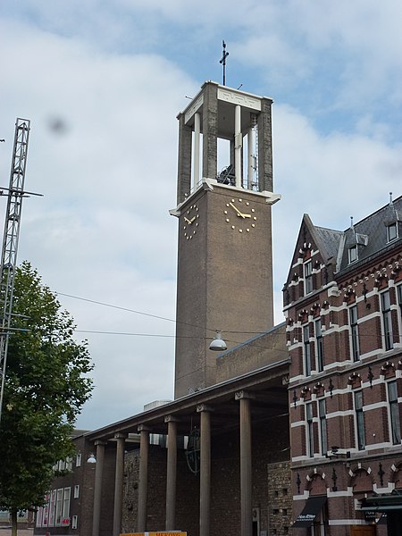 File:Nijmegen Sint-Canisiuskerk (Molenstraatkerk).JPG